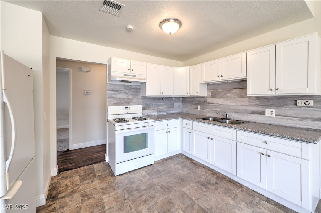 6349 Sparrow Lane