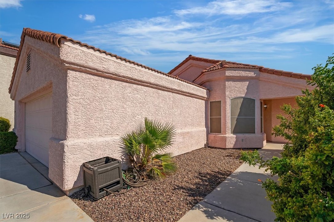 6537 Old Oxford Avenue