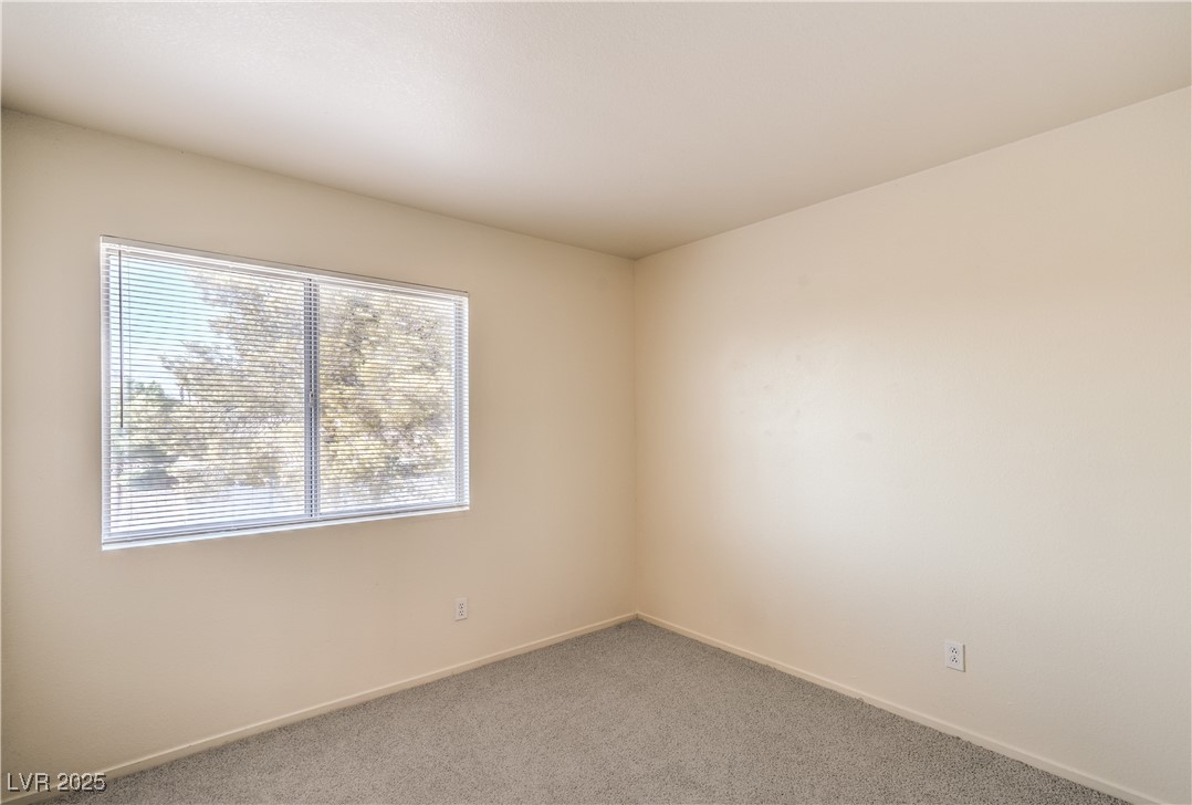 1520 Desert Ridge Avenue