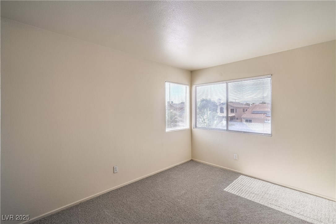 1520 Desert Ridge Avenue