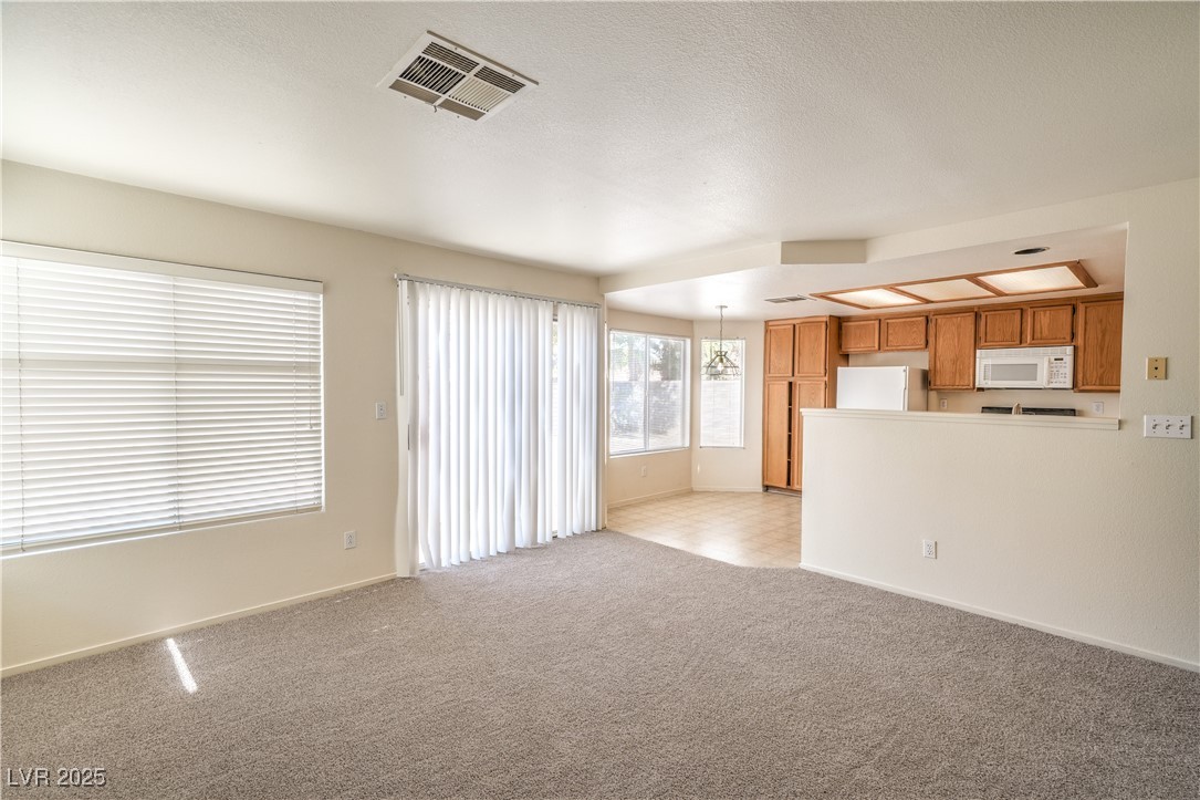 1520 Desert Ridge Avenue