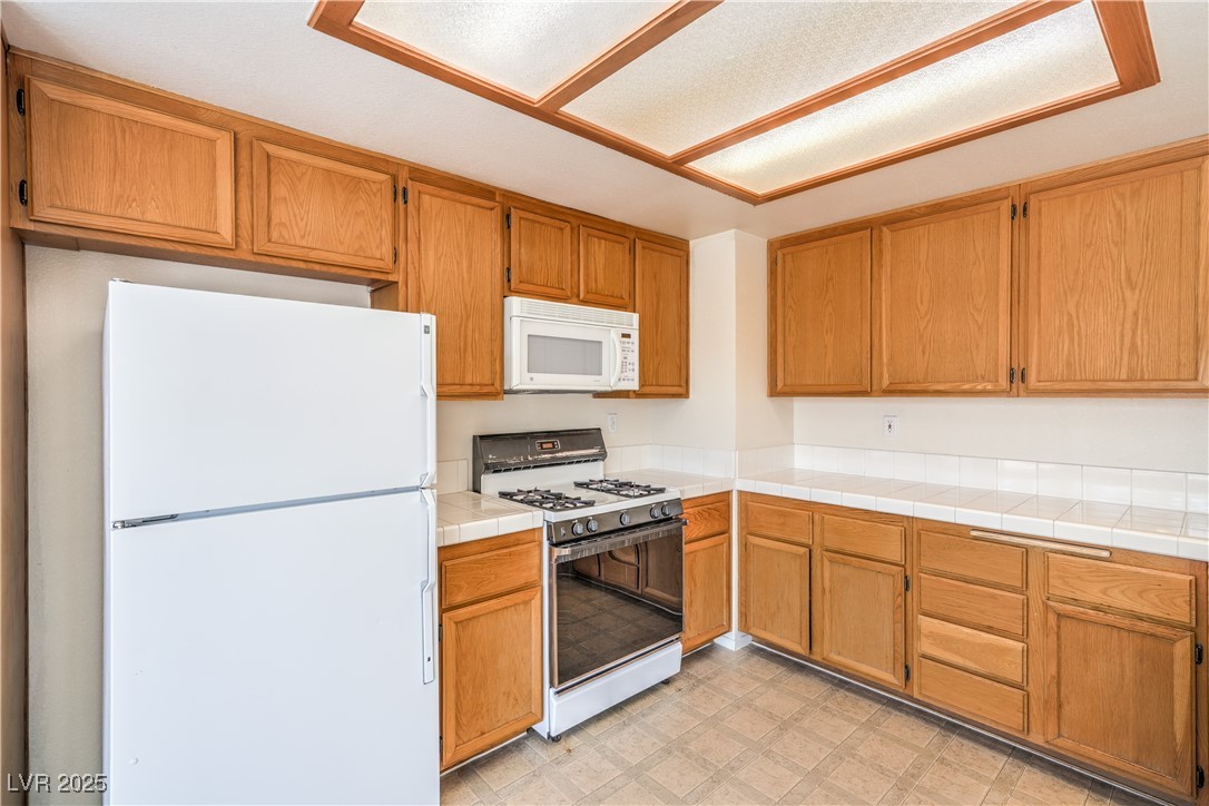 1520 Desert Ridge Avenue