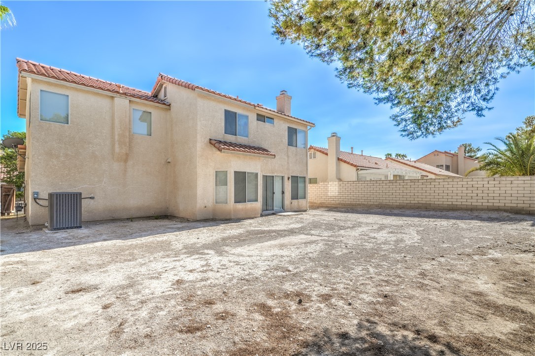 1520 Desert Ridge Avenue