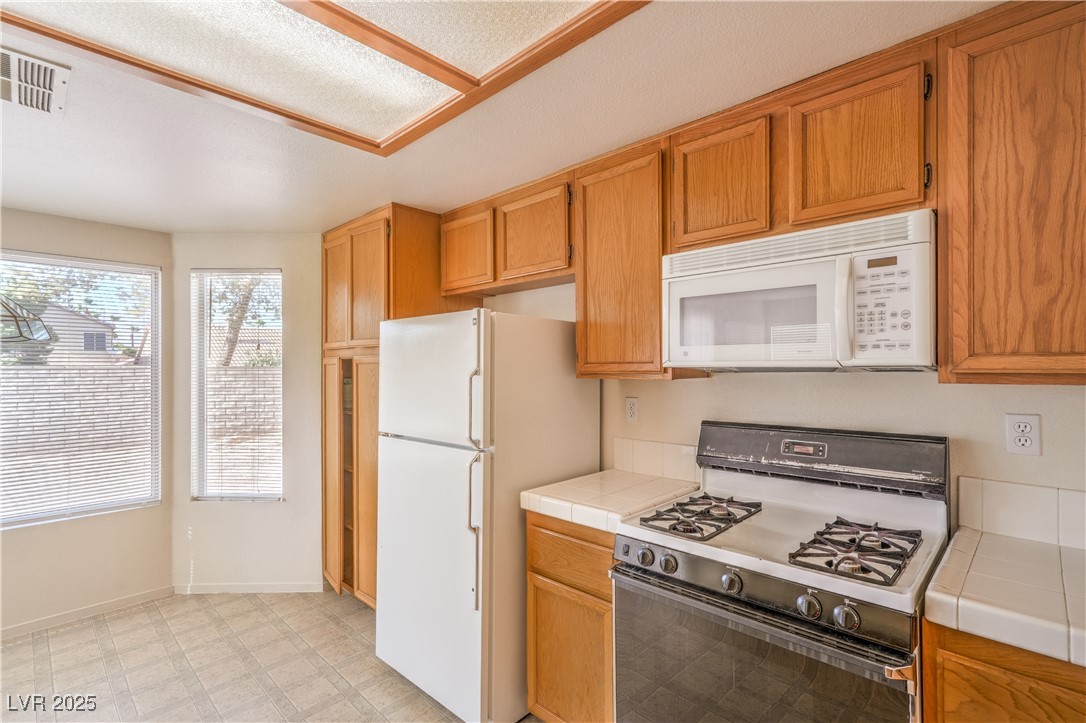 1520 Desert Ridge Avenue