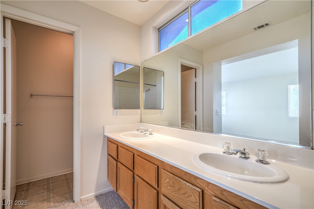 1520 Desert Ridge Avenue