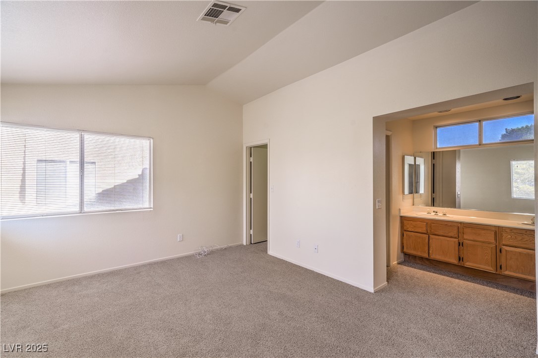 1520 Desert Ridge Avenue