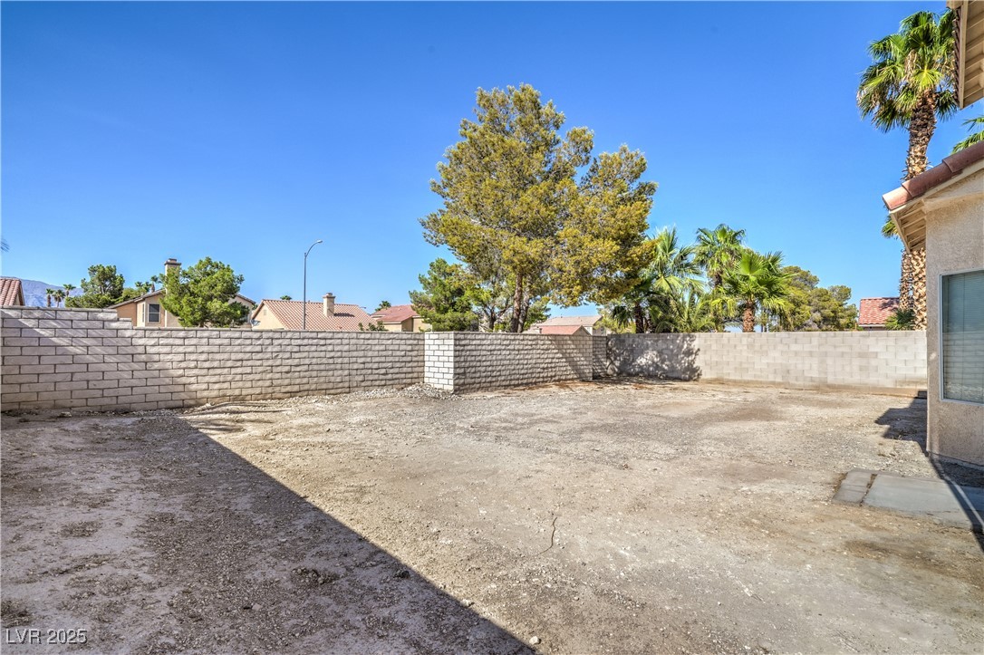 1520 Desert Ridge Avenue