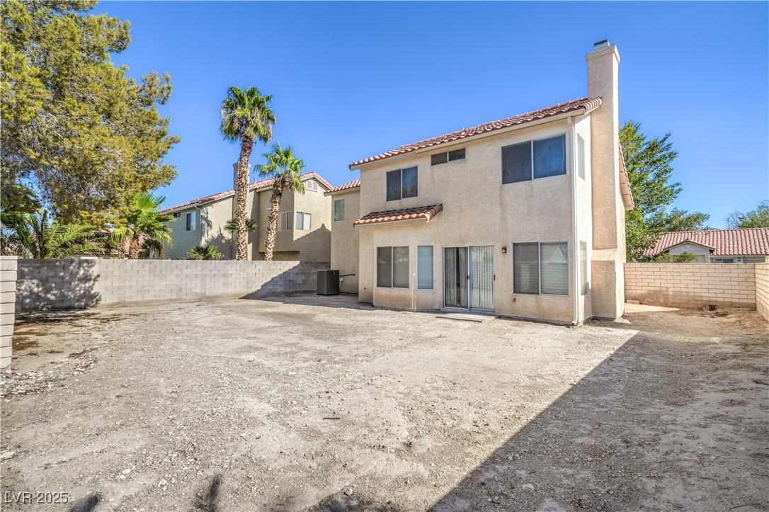 1520 Desert Ridge Avenue