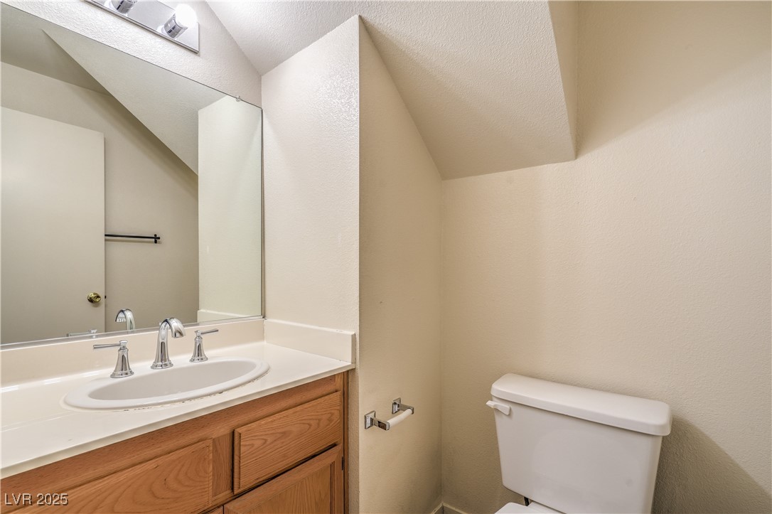 1520 Desert Ridge Avenue