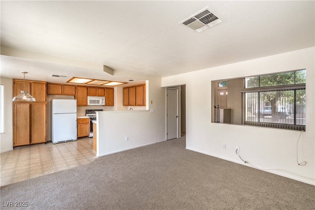 1520 Desert Ridge Avenue