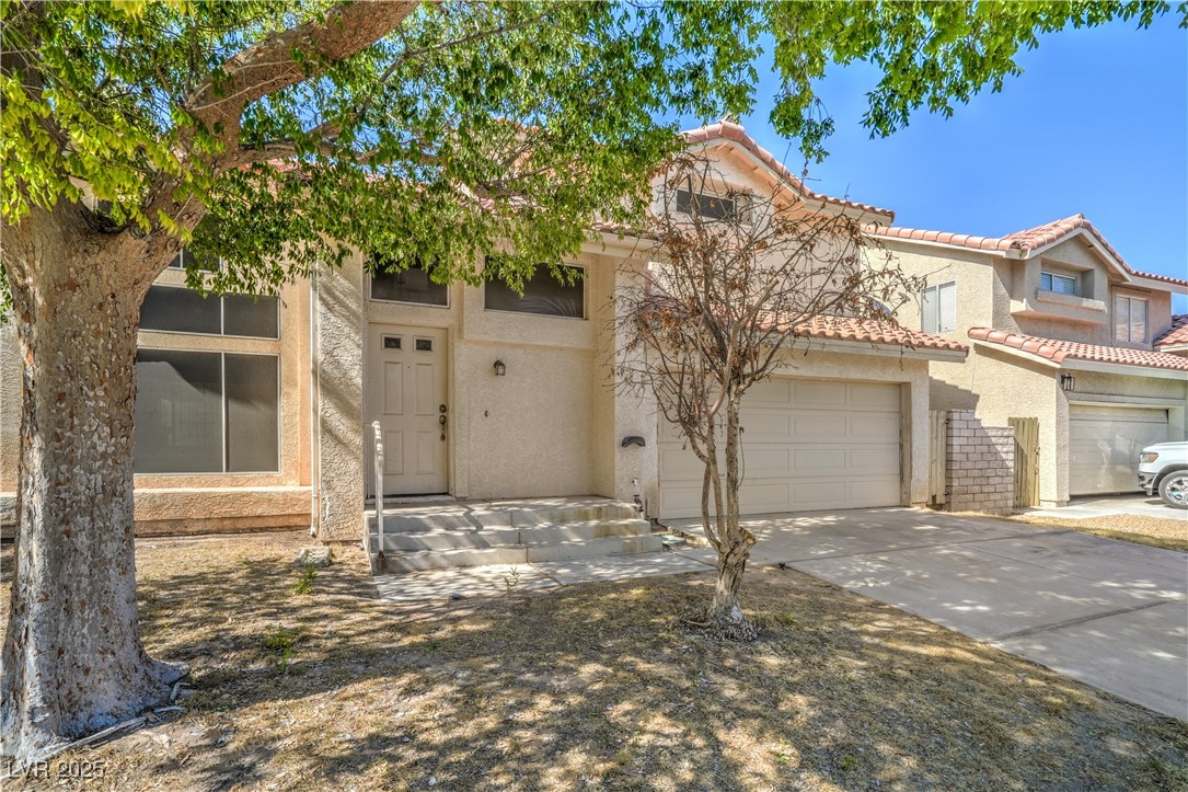 1520 Desert Ridge Avenue