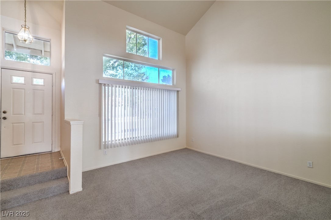 1520 Desert Ridge Avenue