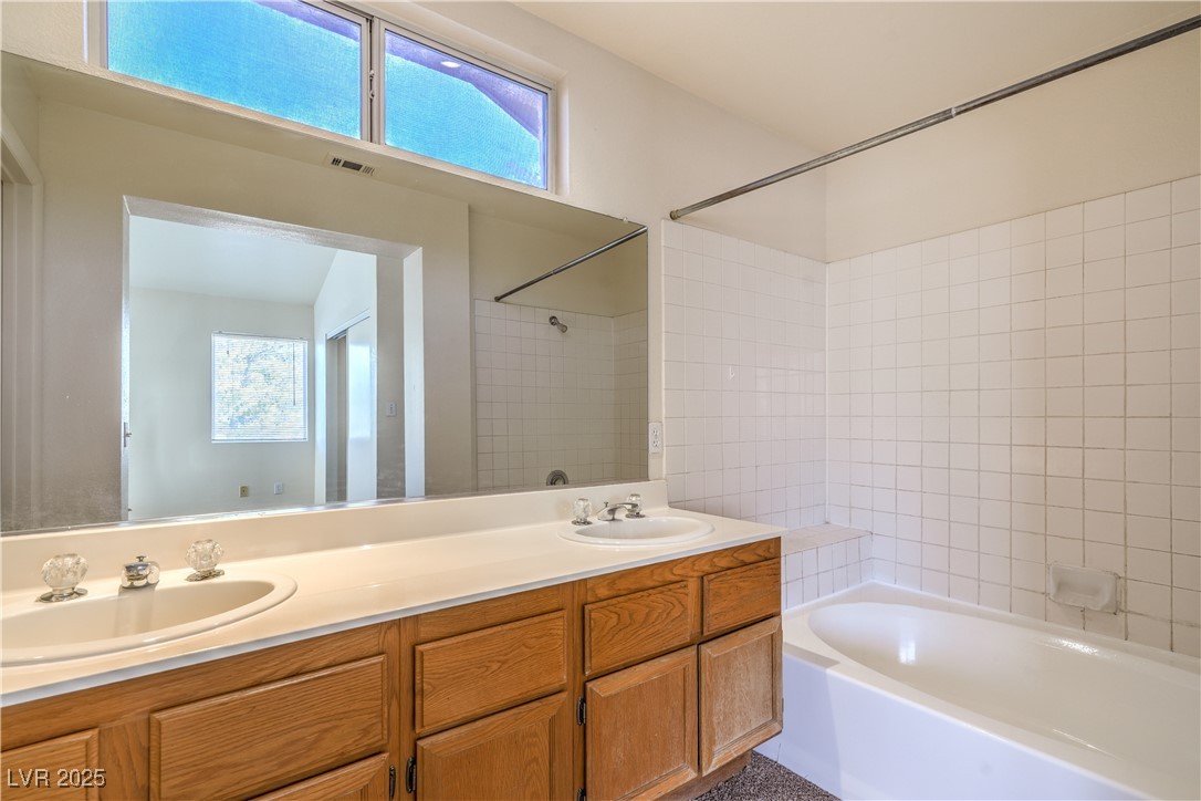 1520 Desert Ridge Avenue