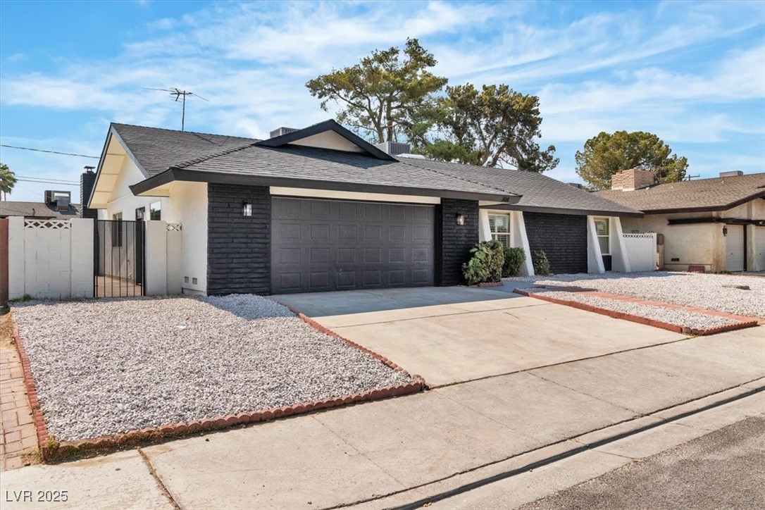 701 North Valley View Boulevard
