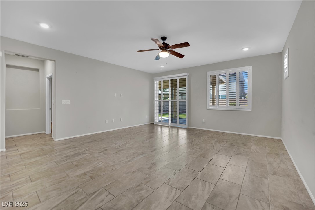 118 Scarlett View Avenue