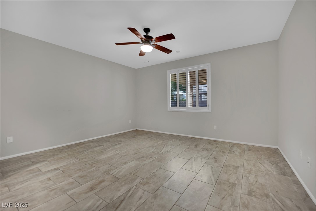 118 Scarlett View Avenue