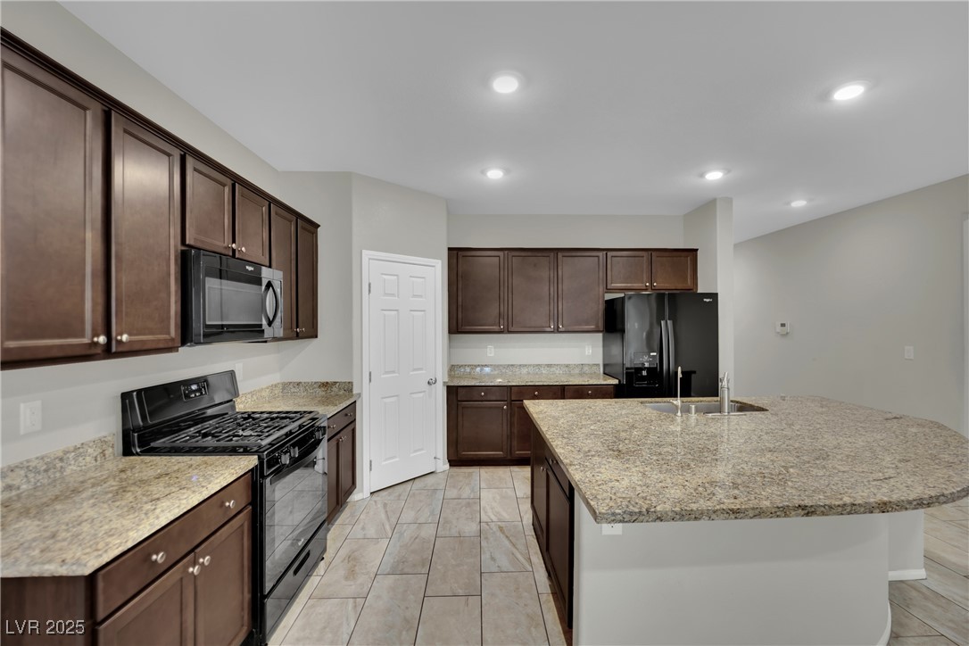 118 Scarlett View Avenue