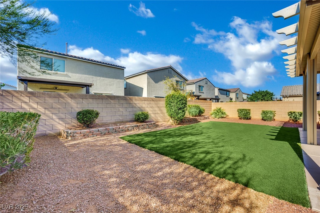 118 Scarlett View Avenue