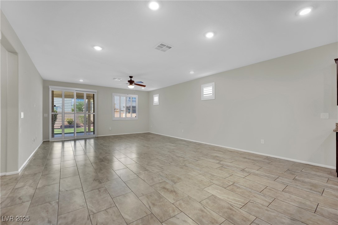 118 Scarlett View Avenue