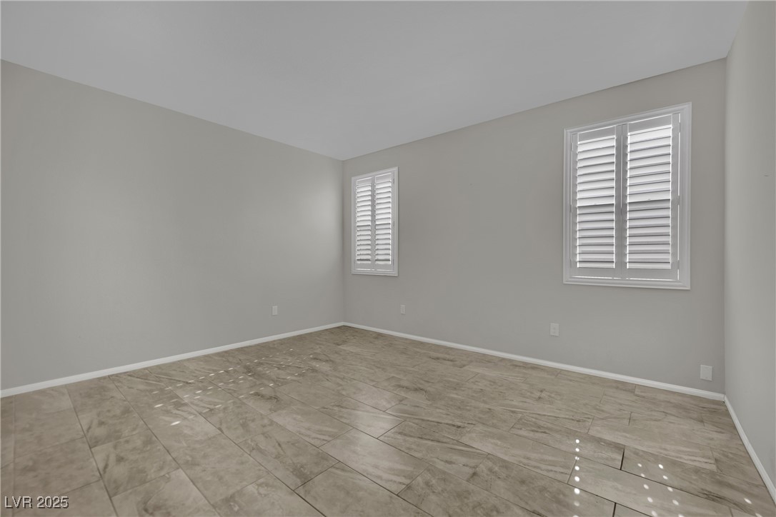 118 Scarlett View Avenue