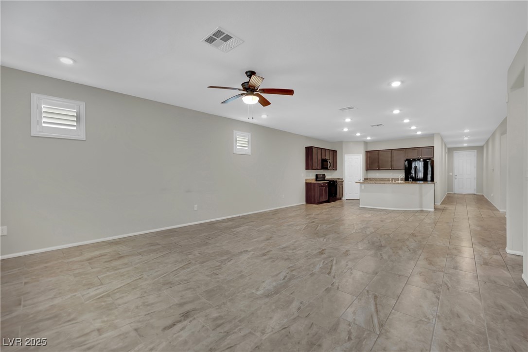118 Scarlett View Avenue