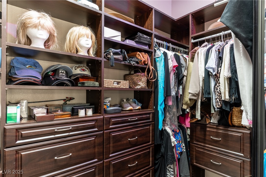 6826 Regency Crest Avenue