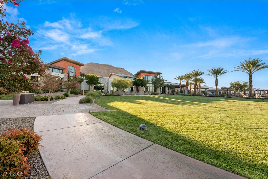 6826 Regency Crest Avenue