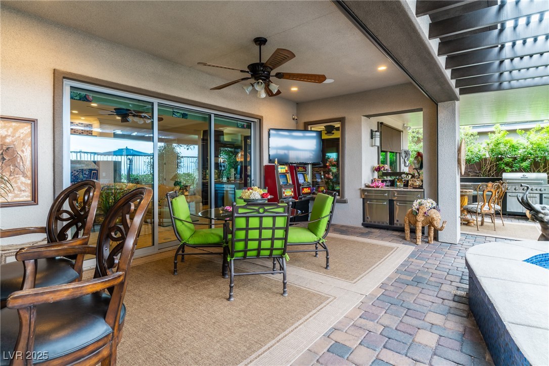 6826 Regency Crest Avenue