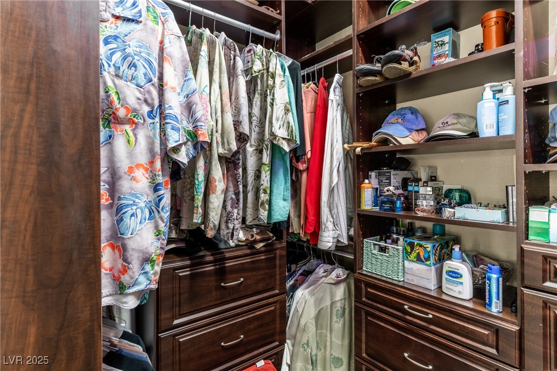 6826 Regency Crest Avenue