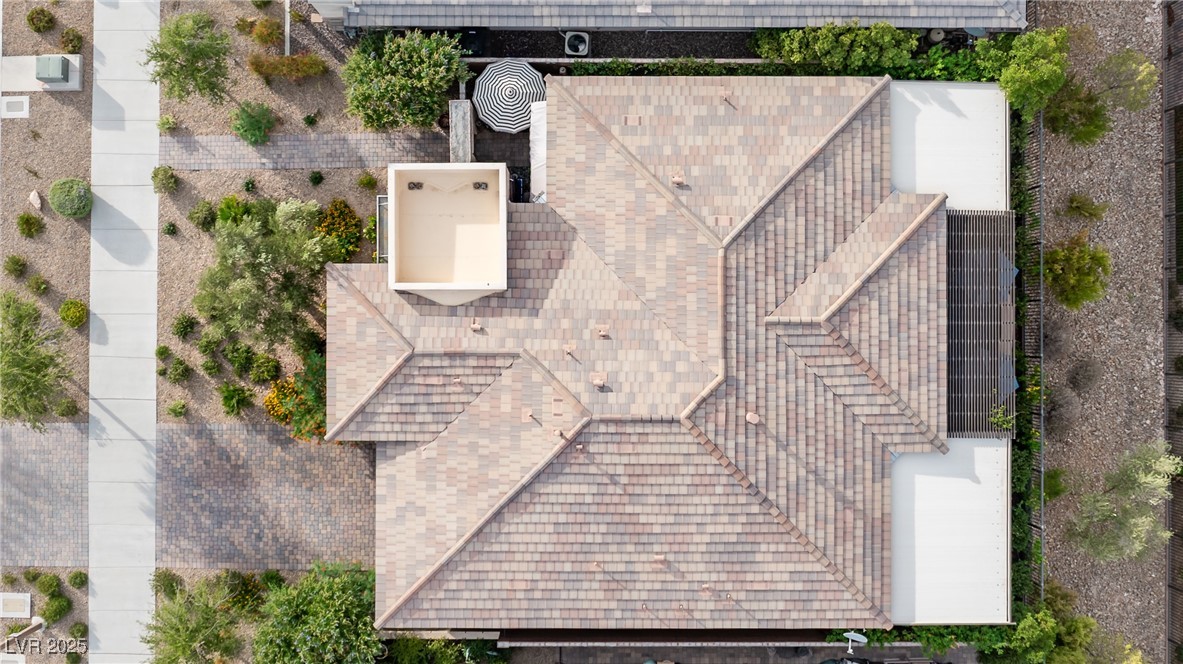 6826 Regency Crest Avenue