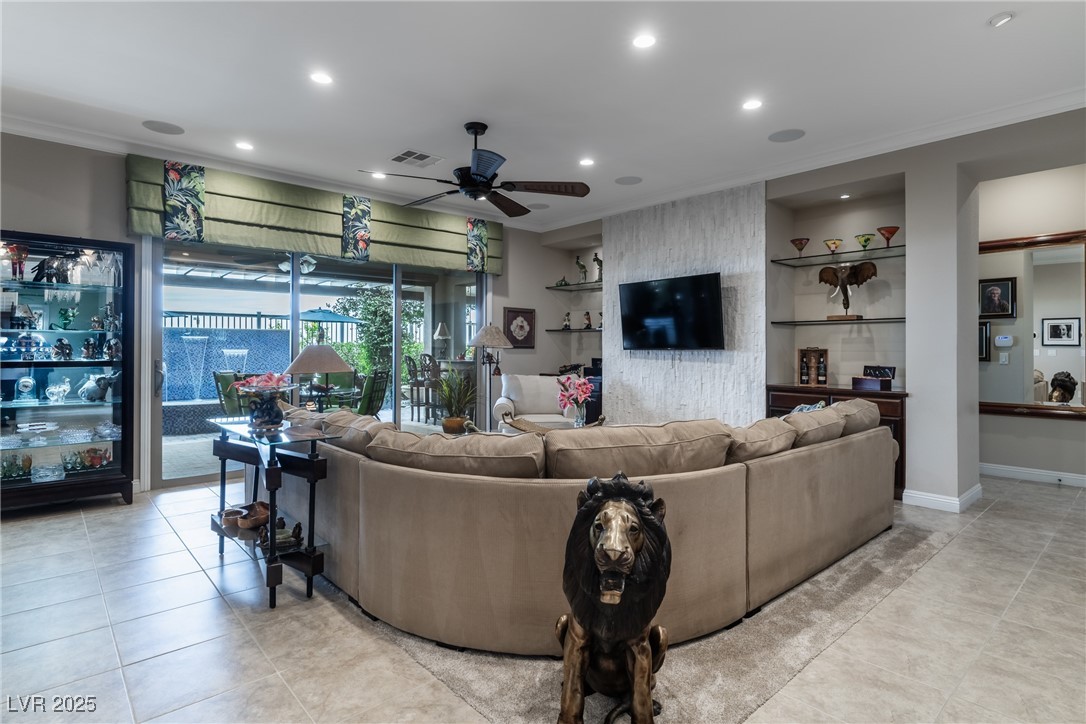 6826 Regency Crest Avenue