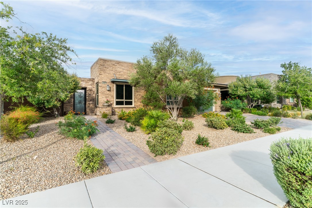 6826 Regency Crest Avenue