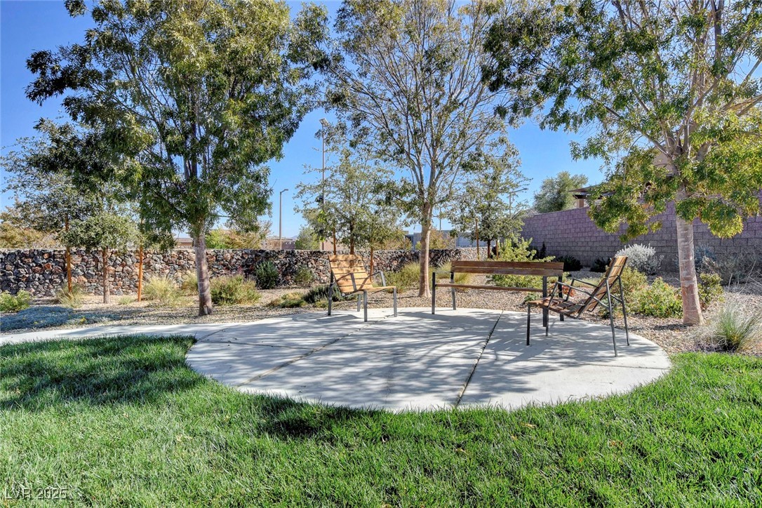 6826 Regency Crest Avenue