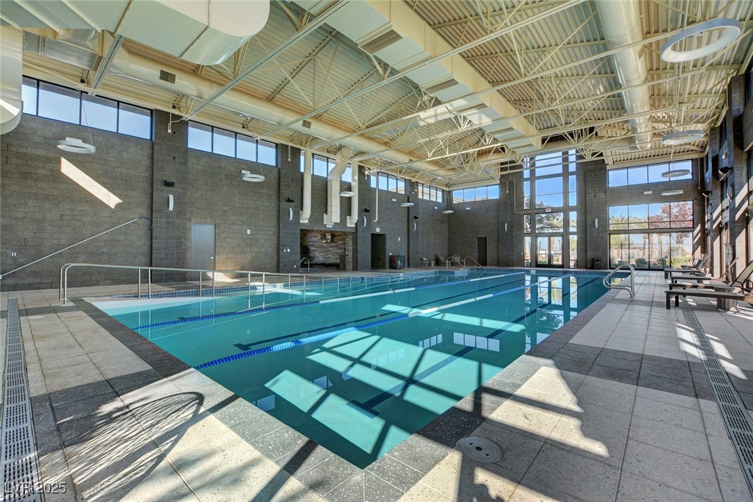 6826 Regency Crest Avenue