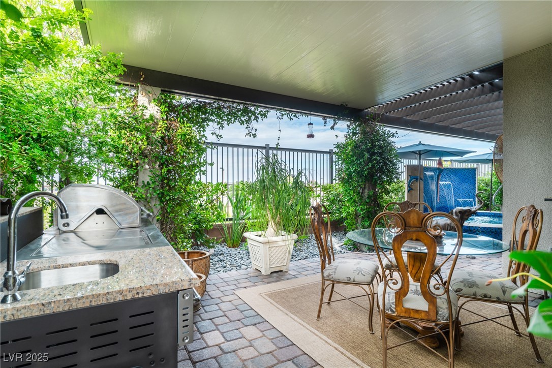 6826 Regency Crest Avenue