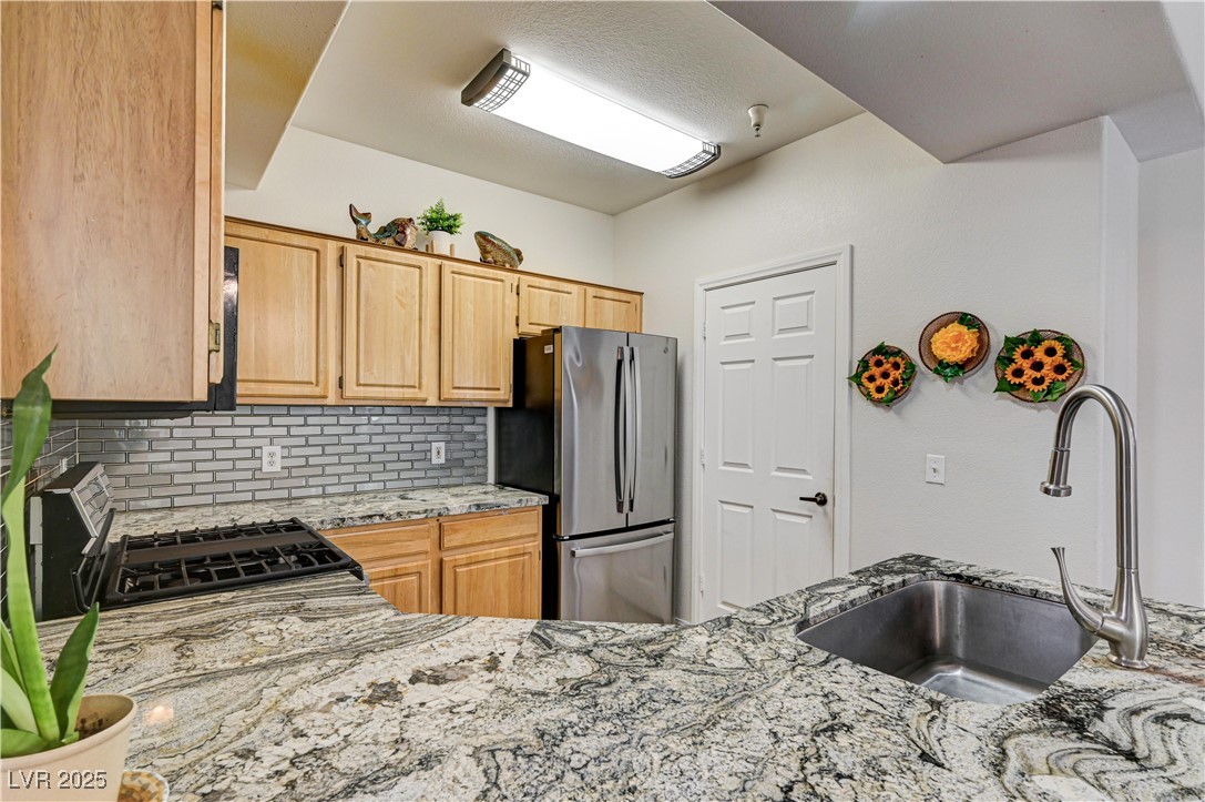 5855 Valley Drive 2060