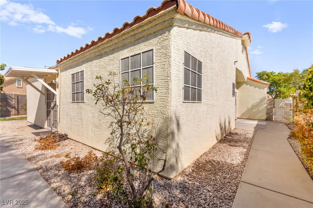 1420 Indian Hedge Drive