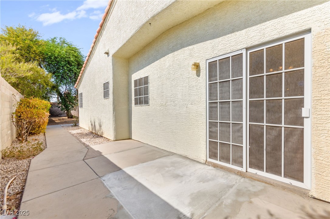 1420 Indian Hedge Drive