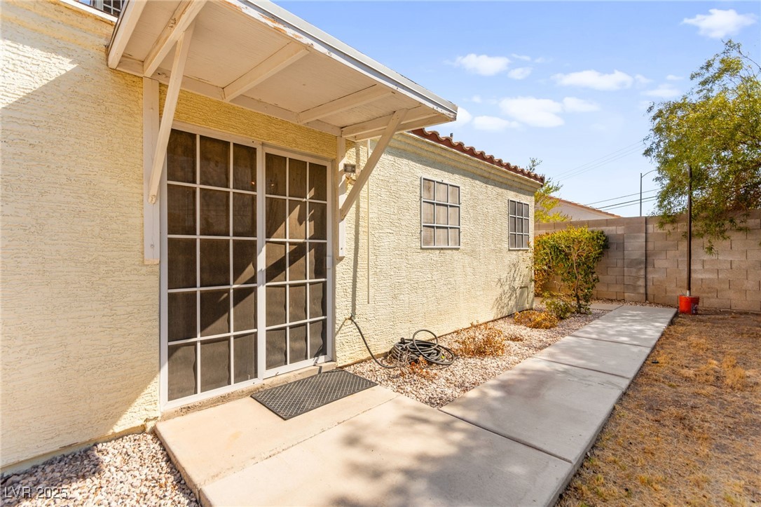 1420 Indian Hedge Drive