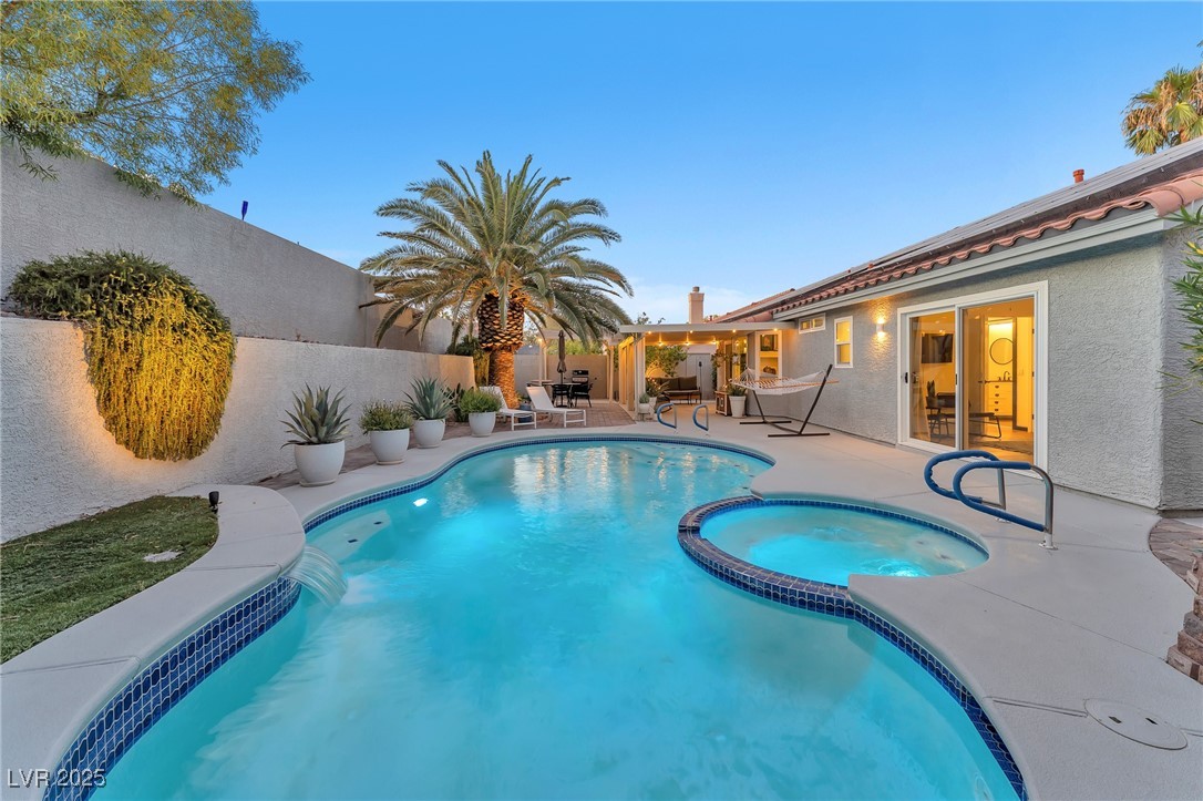 7857 Cliffs Edge Circle