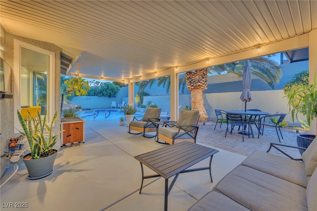 7857 Cliffs Edge Circle