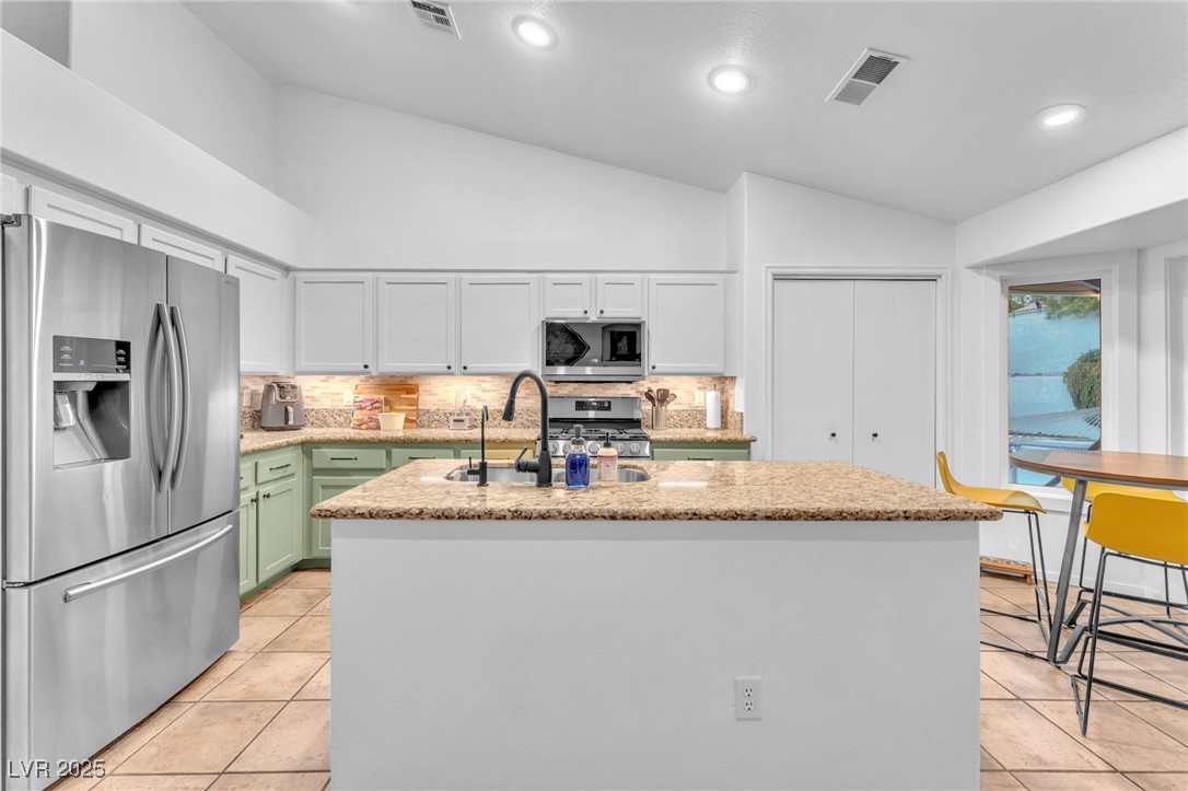 7857 Cliffs Edge Circle