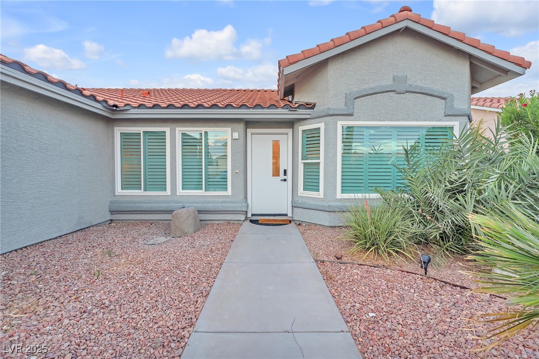 7857 Cliffs Edge Circle