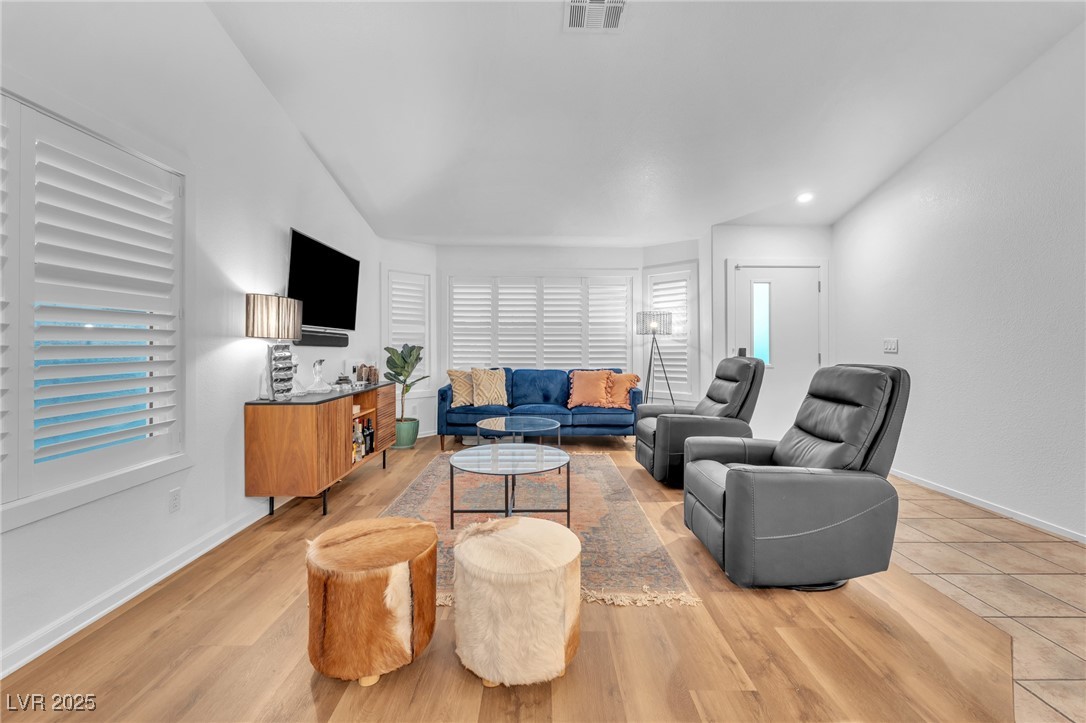 7857 Cliffs Edge Circle