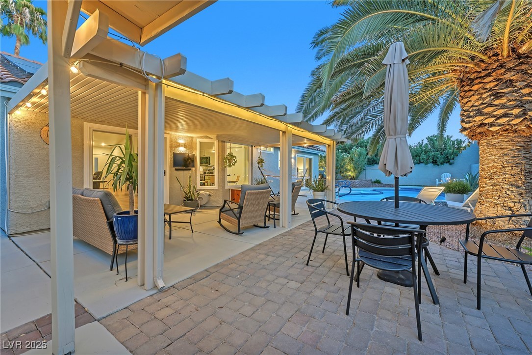 7857 Cliffs Edge Circle