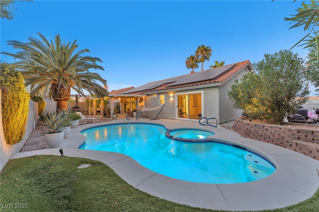 7857 Cliffs Edge Circle