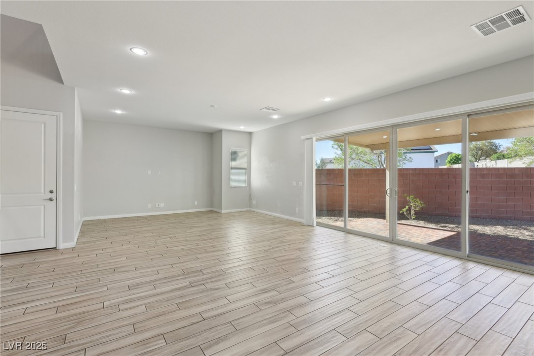4001 Turquoise Falls Street
