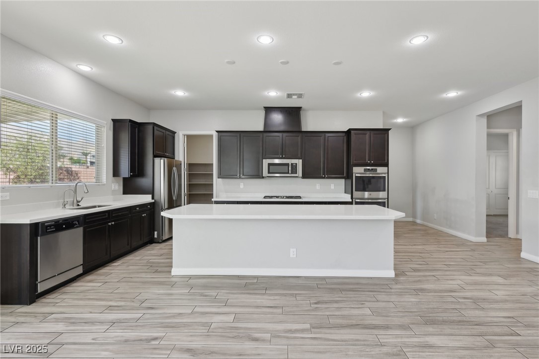 4001 Turquoise Falls Street