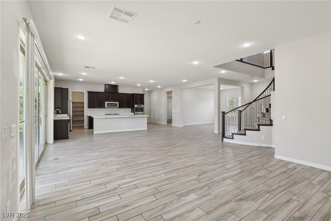 4001 Turquoise Falls Street