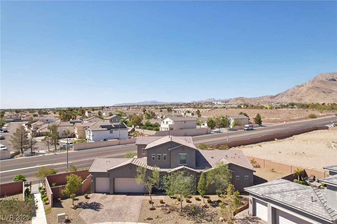 4001 Turquoise Falls Street